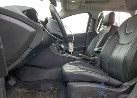 2016 Ford Focus Se z USA, uszkodzony, nr VIN 1FADP3F2XGL374606